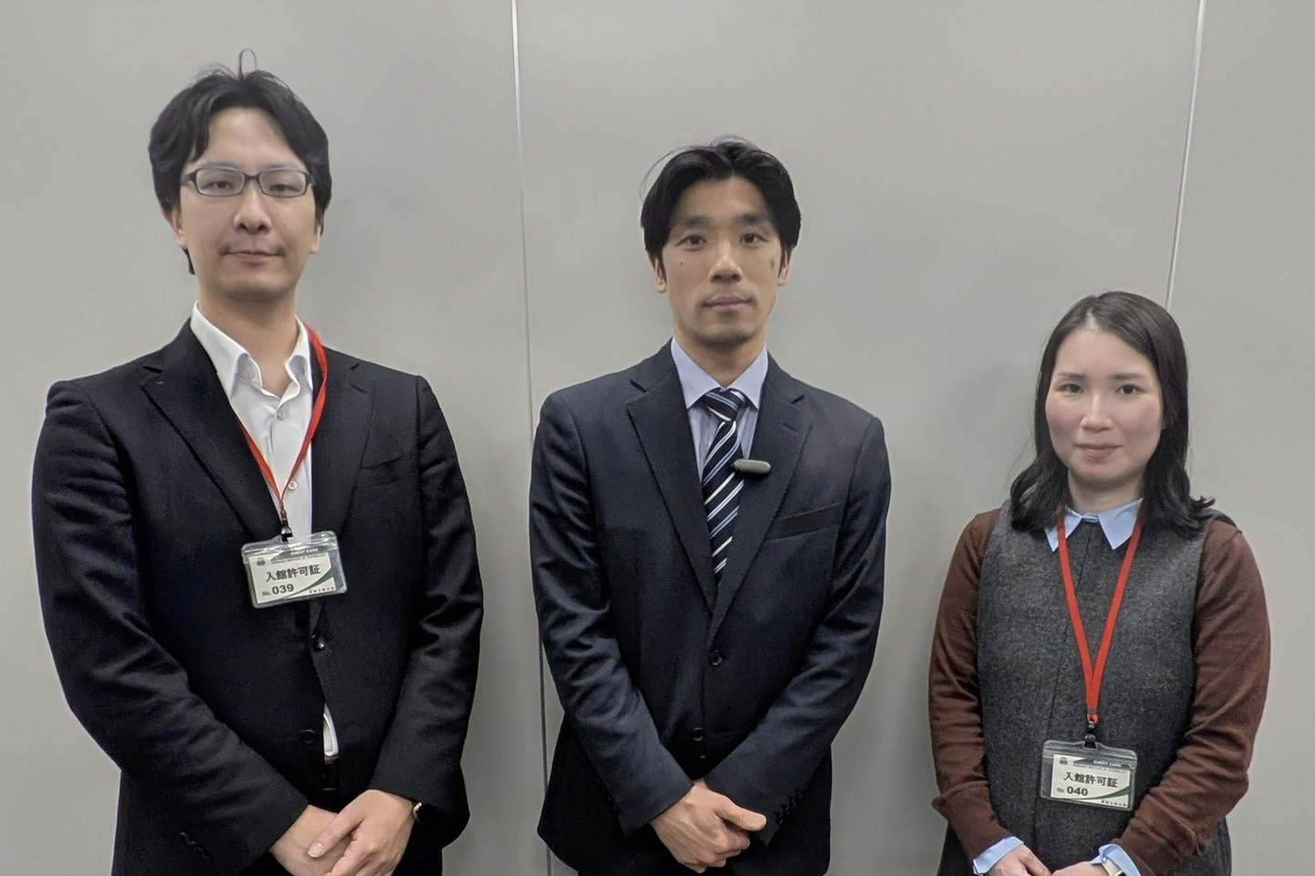 左から：坂上 高大（横河計測）、相曽　浩平様（芝浦工科大学）、節原 ともみ（横河計測）
